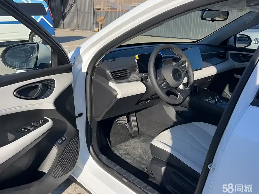 BYD Seal 05 DM-i 2025 car image #8