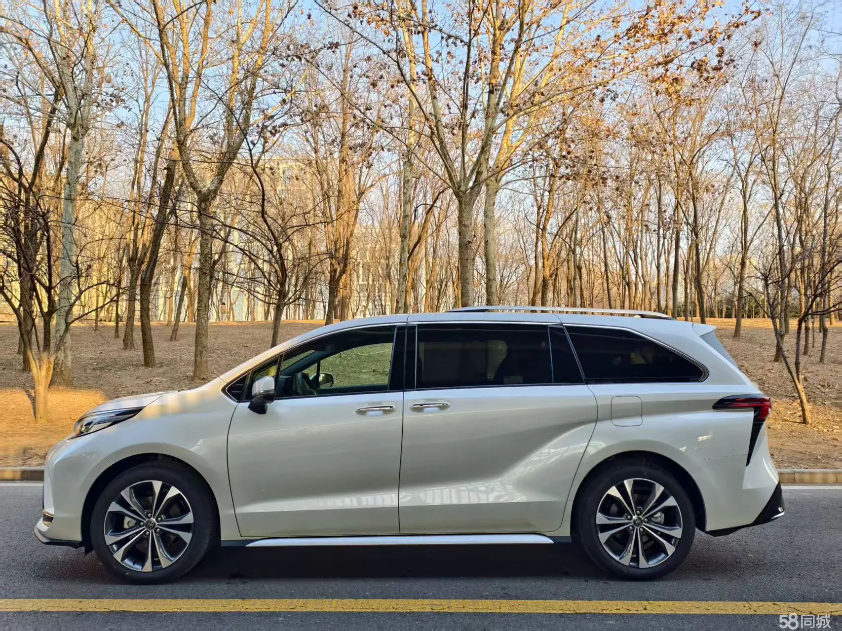 Toyota Granvia 2025 #8 Toyota Granvia 2025 immagine di auto #8