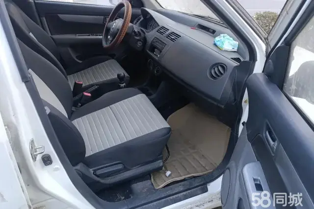 Suzuki Swift 2017 car image #8