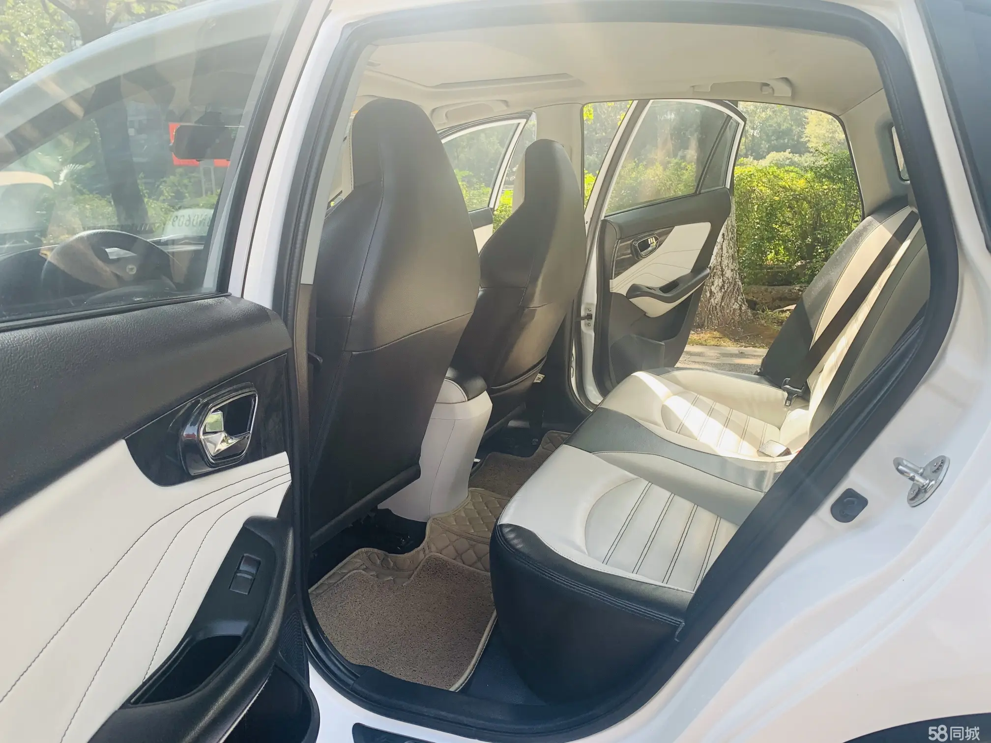 Soueast V5 Lingzhi 2017 car image #8