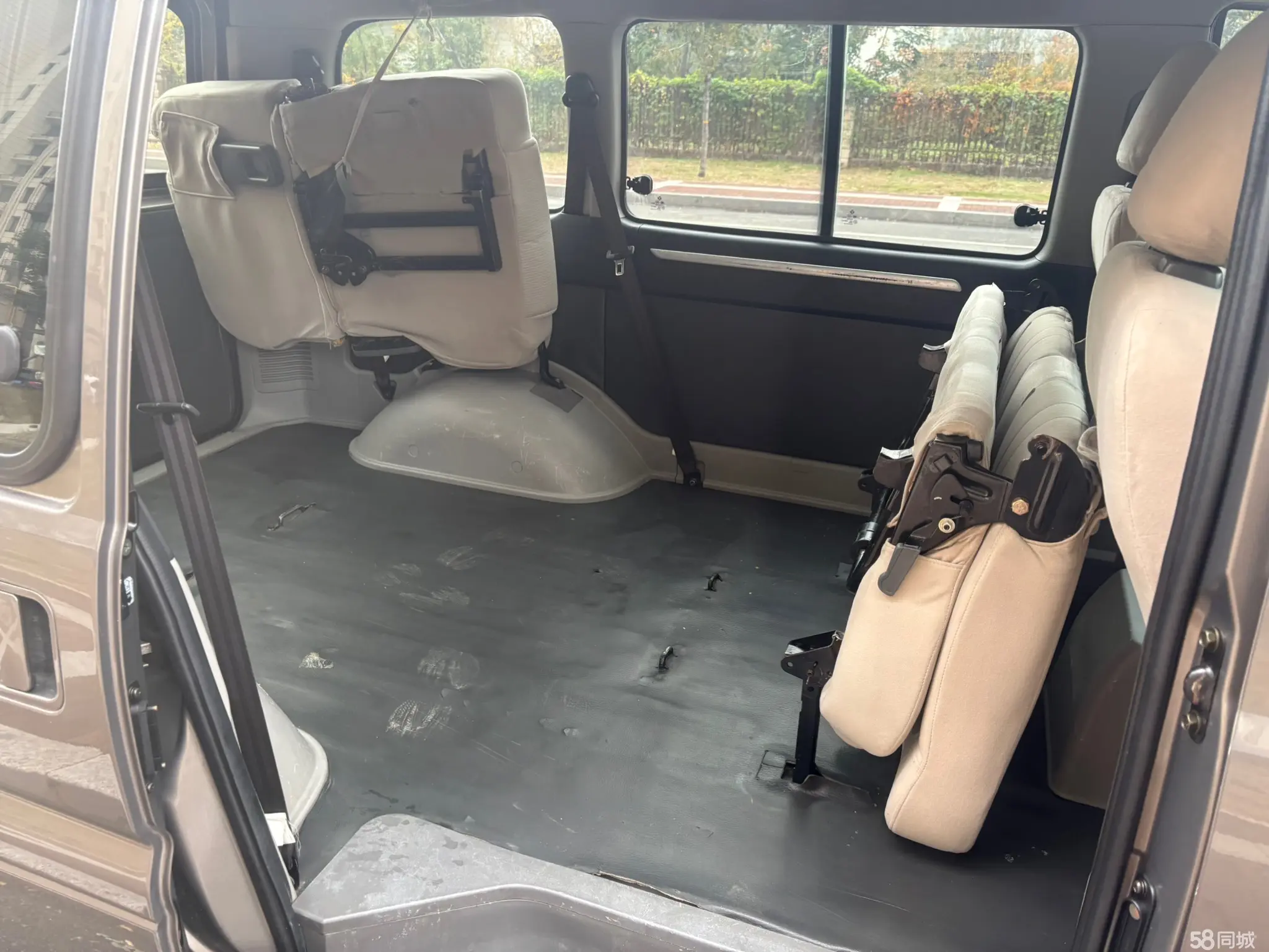 Forthing Lingzhi 2017 car image #8