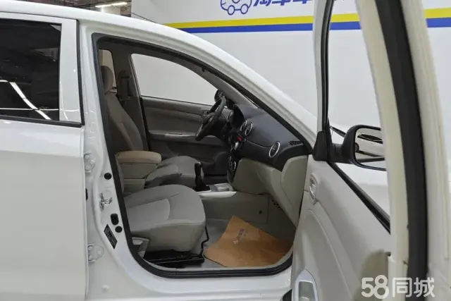 Changan Alsvin V3 2018 car image #8