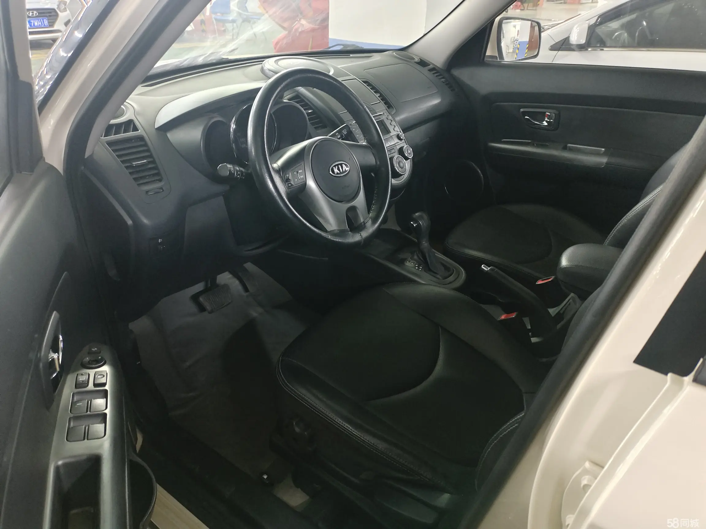 起亚 秀尔 2011 汽车图片 #8