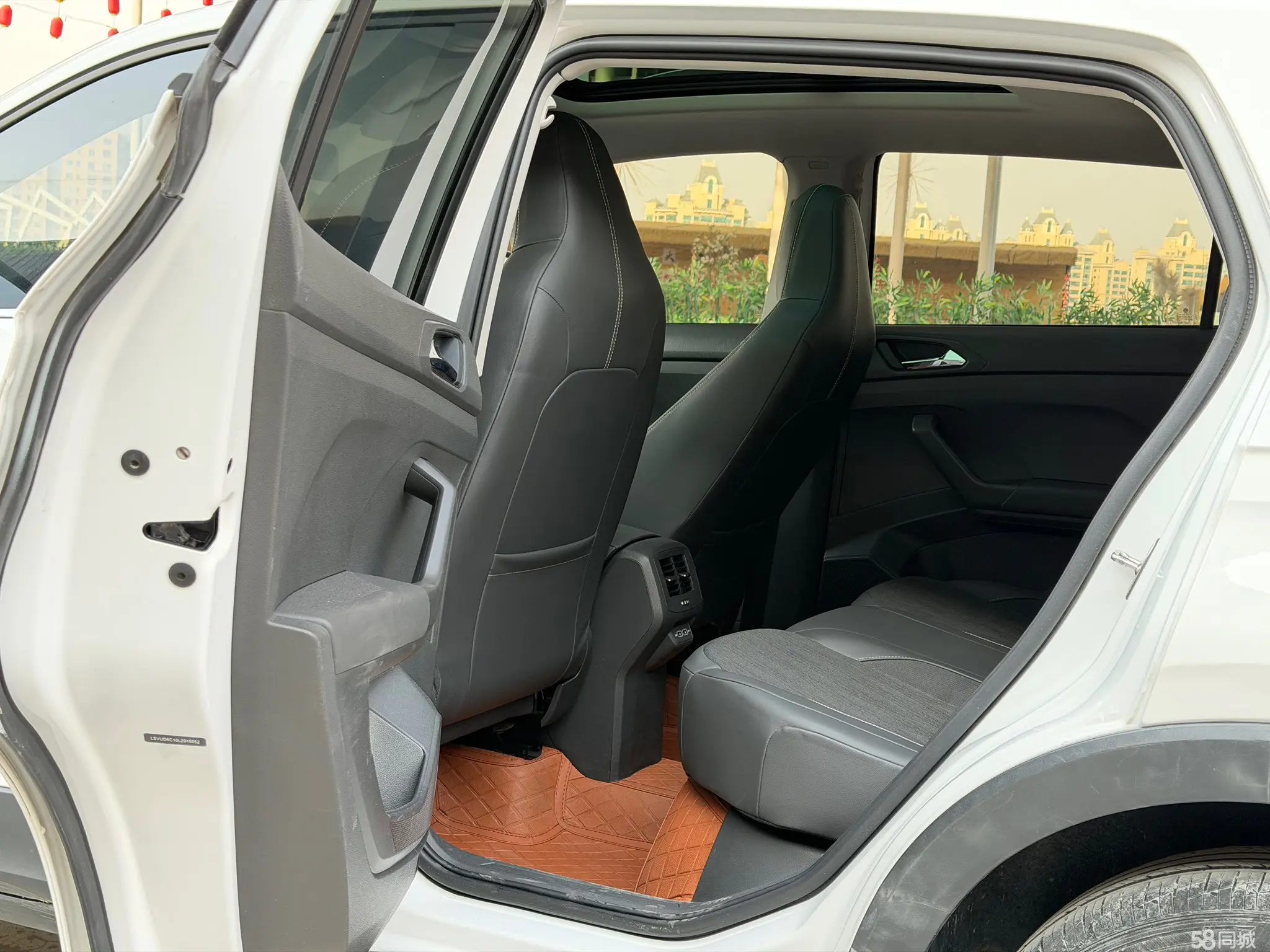 Volkswagen T-Cross 2020 #8 Volkswagen T-Cross 2020 car image #8