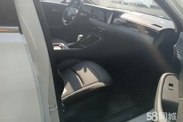 Roewe i5 2025 #8 Roewe i5 2025 car image #8