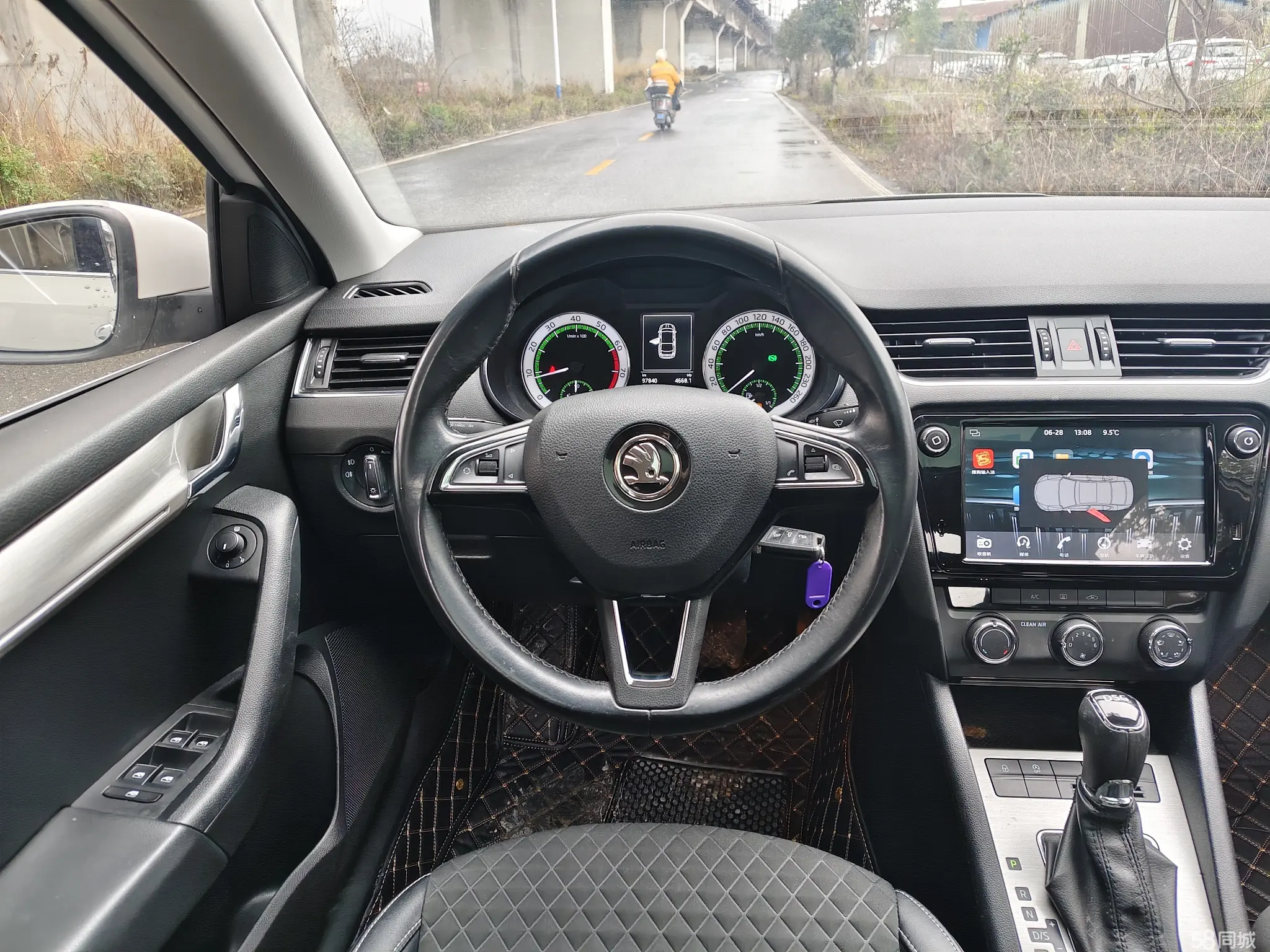 Skoda Octavia 2018 car image #8