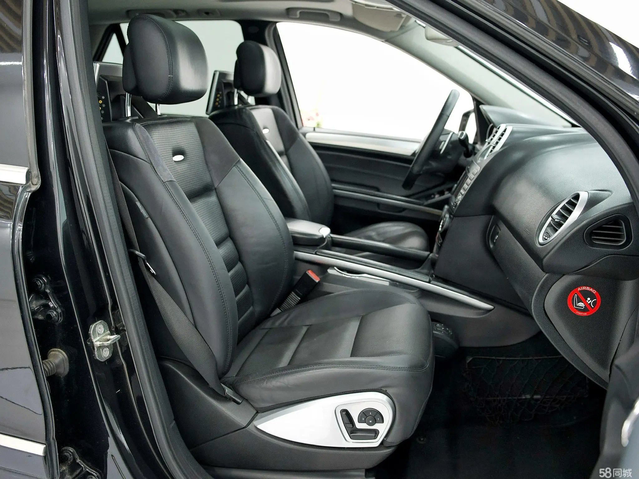 Mercedes-Benz M AMG 2010 car image #8