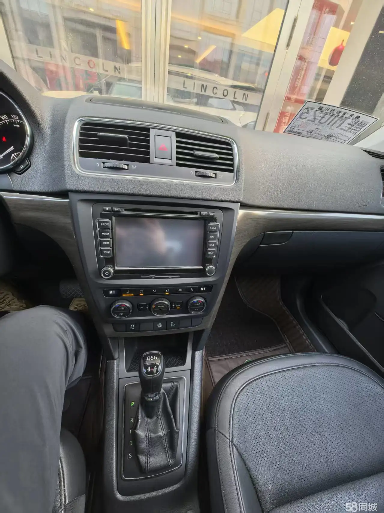 Skoda Yeti 2015 car image #8