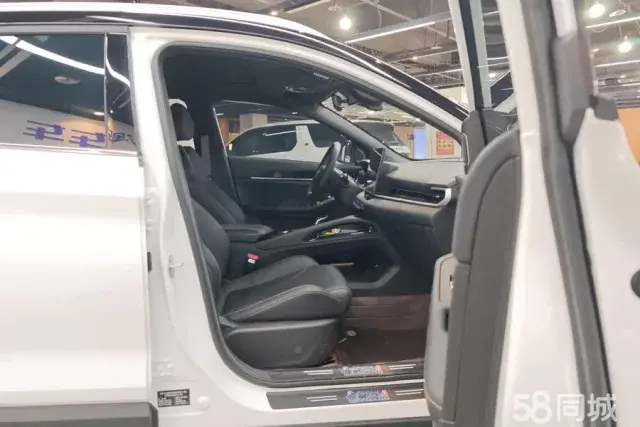 GEELY Coolray 2025 car image #8