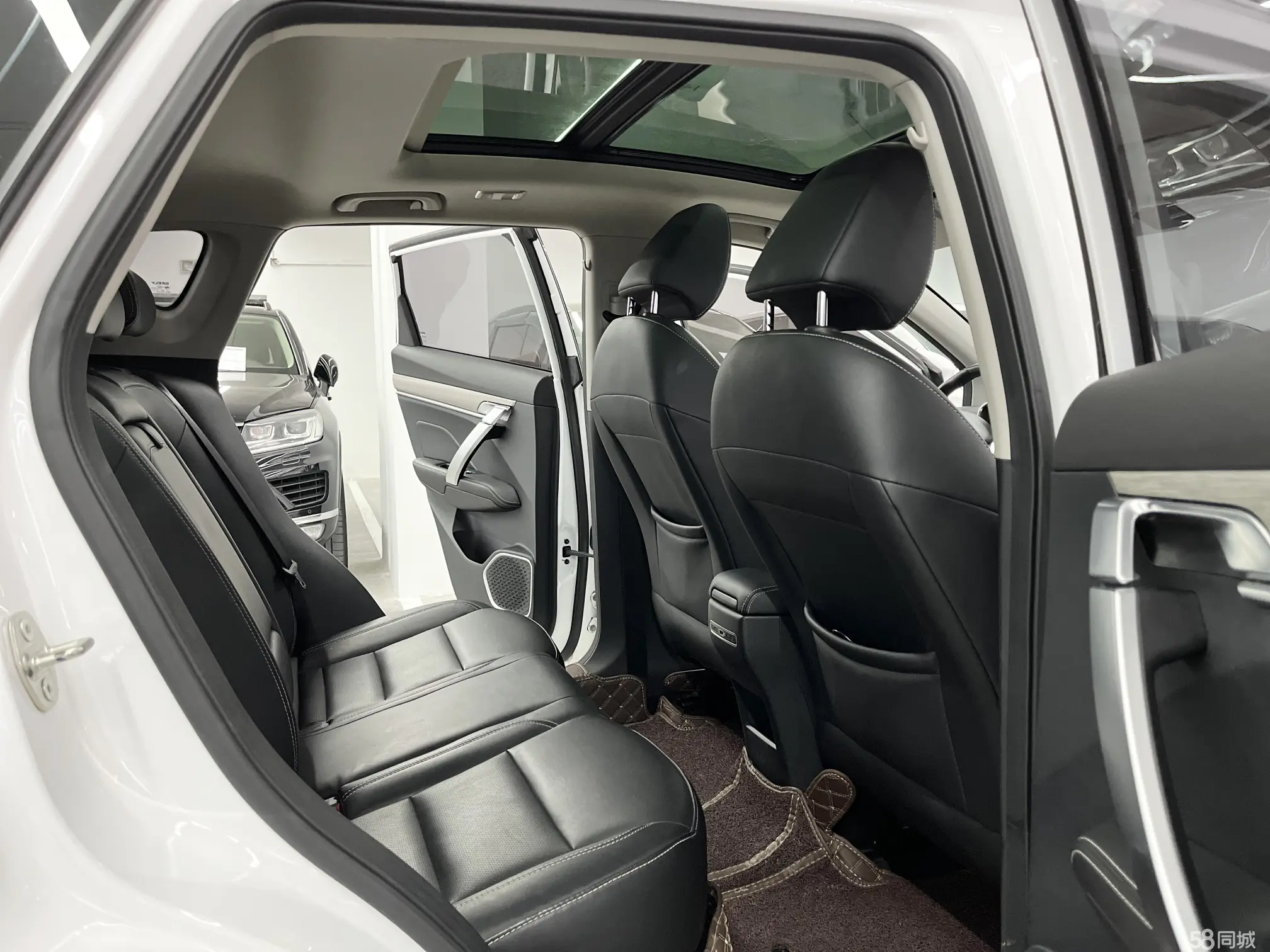 GEELY Coolray 2019 immagine di auto #8