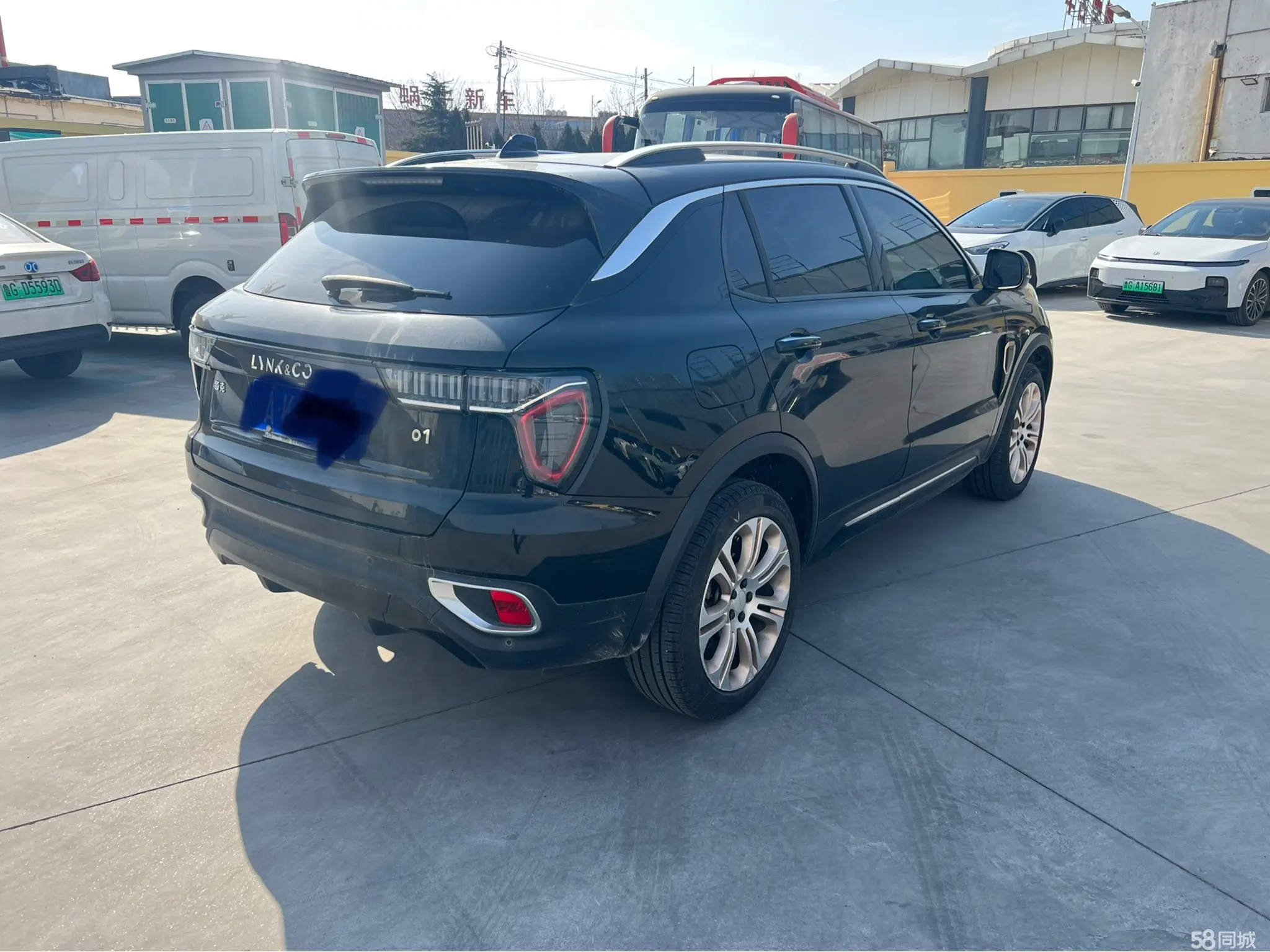 Lynk & Co 01 2018 #8 Lynk & Co 01 2018 car image #8