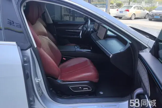 Xpeng P7 2022 car image #8