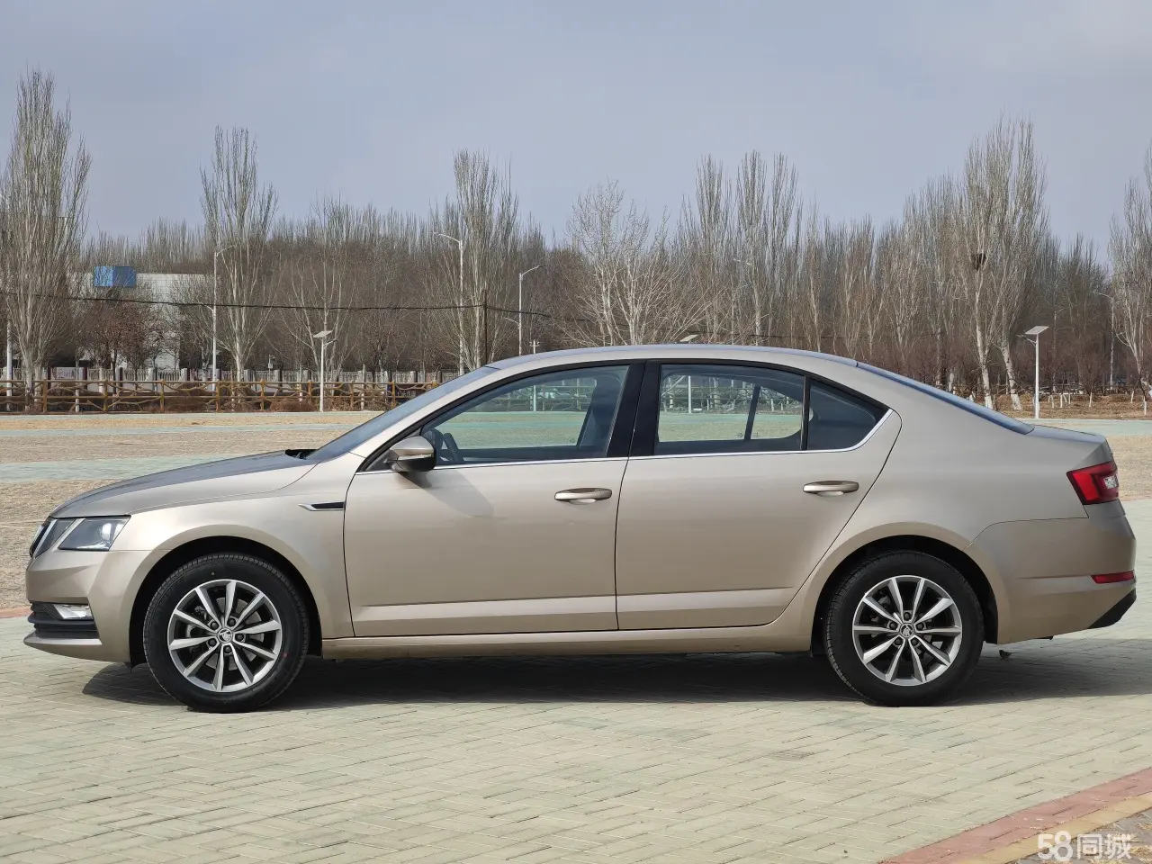 Skoda Octavia 2018 car image #8