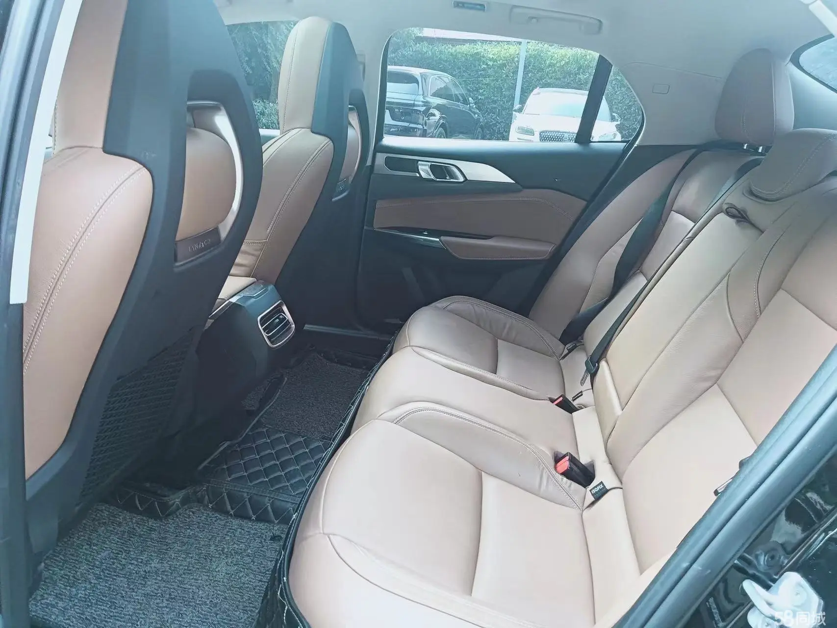 Lynk & Co 03 2019 #8 Lynk & Co 03 2019 car image #8
