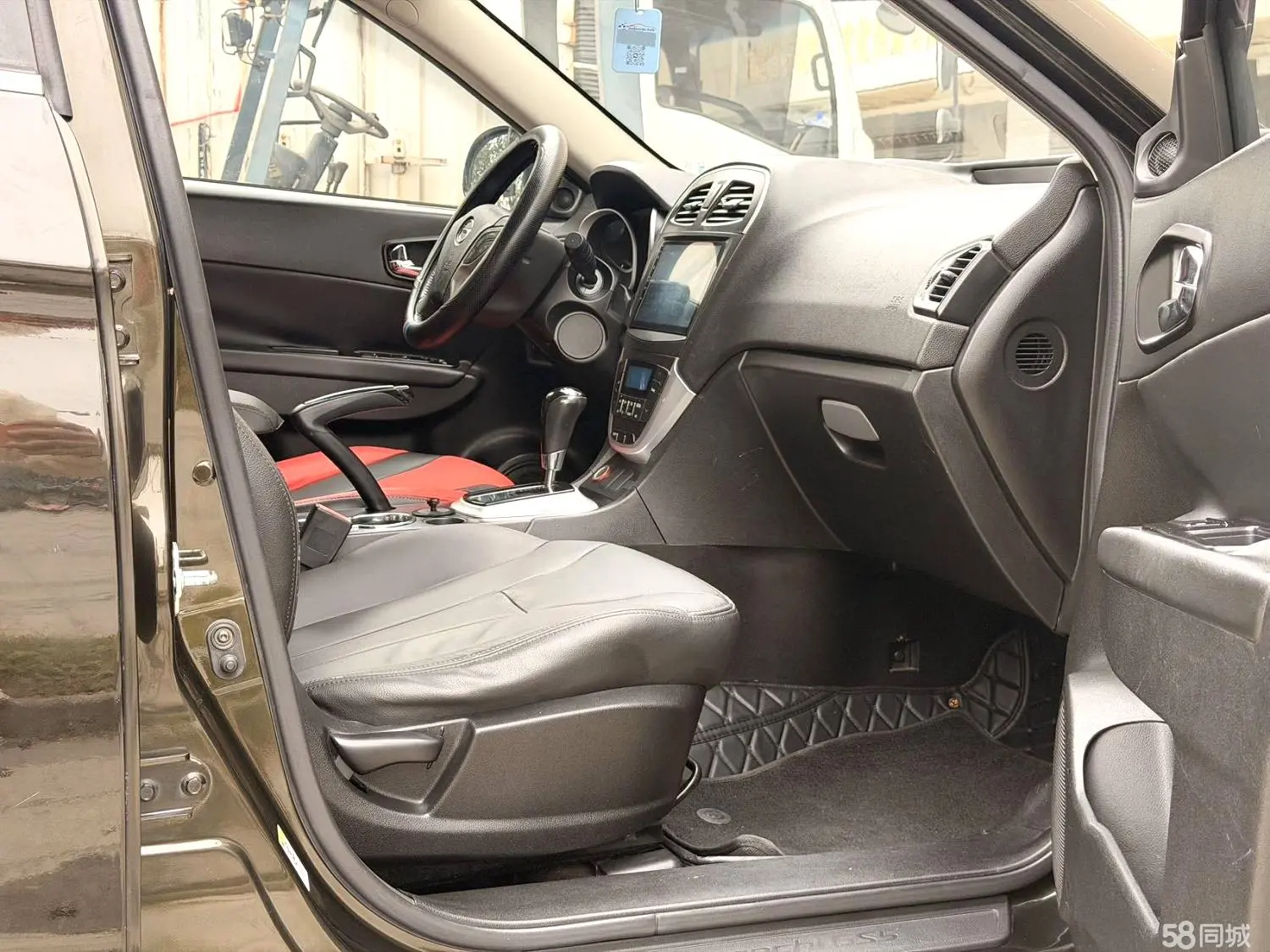 GAC Trumpchi GS5 2012 car image #8