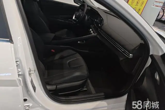 现代 伊兰特 2025 汽车图片 #8