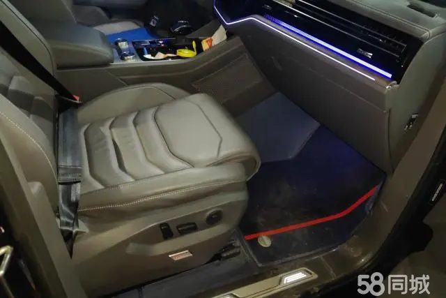 Volkswagen Touareg 2023 car image #8