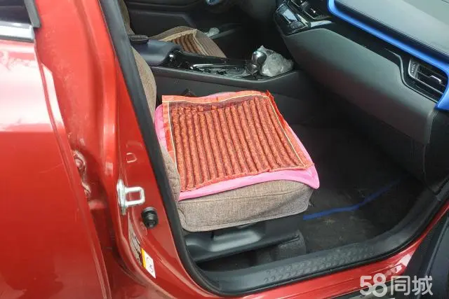 Toyota C-HR 2018 car image #8