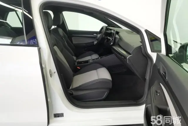 Volkswagen Golf 2024 car image #8