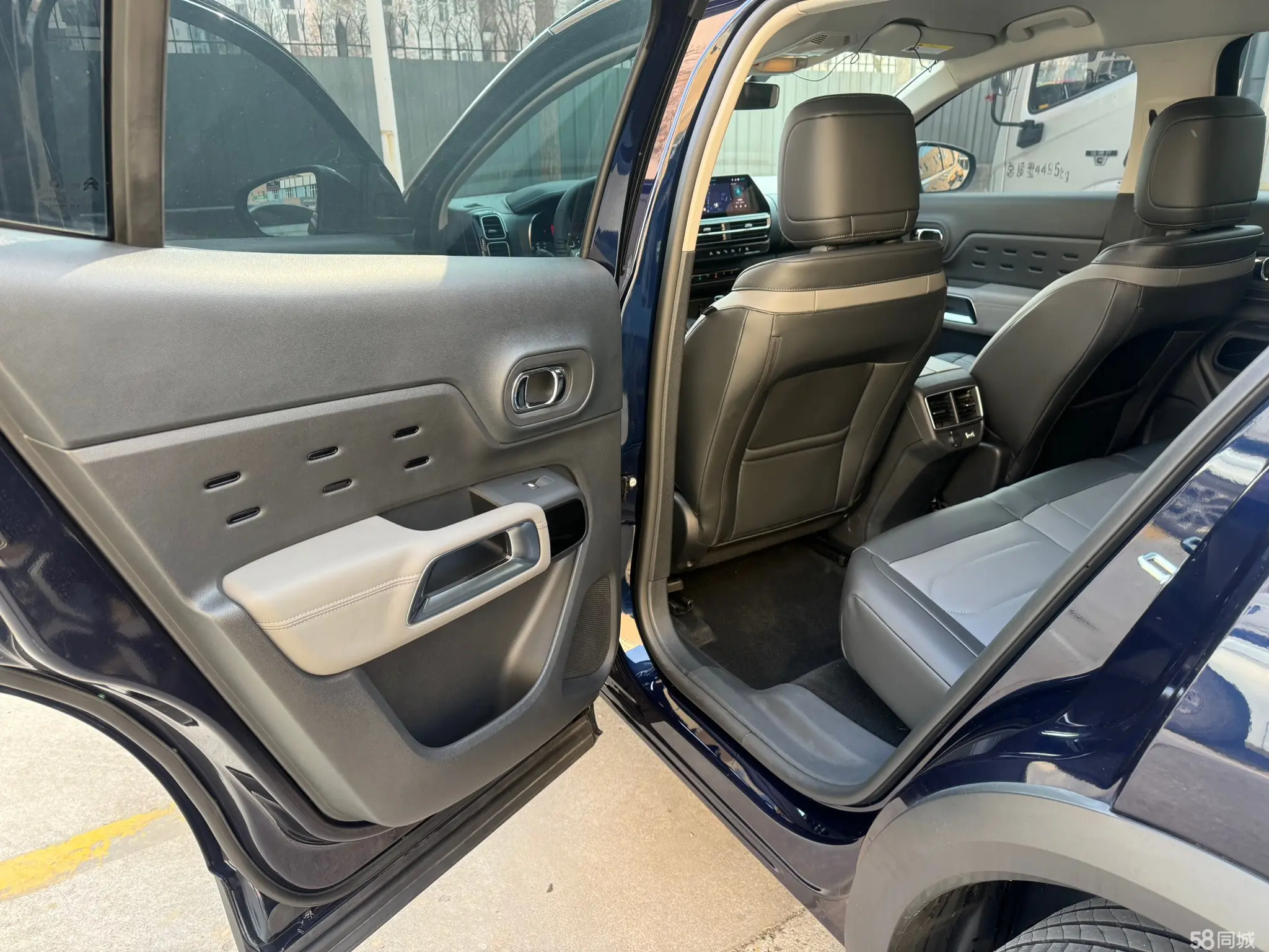 Citroen C5 AIRCROSS 2024 car image #8