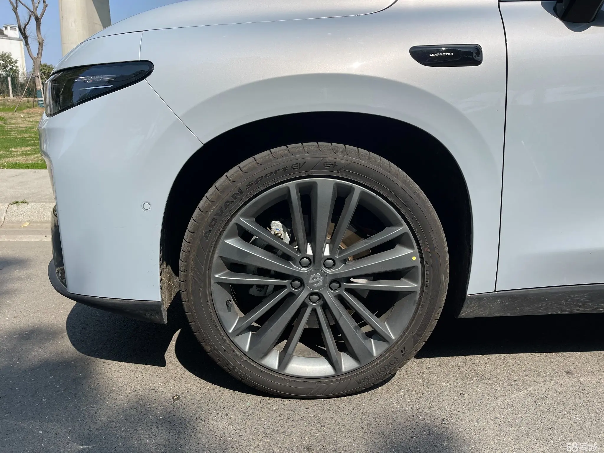 零跑汽车 零跑C16 2025 汽车图片 #8