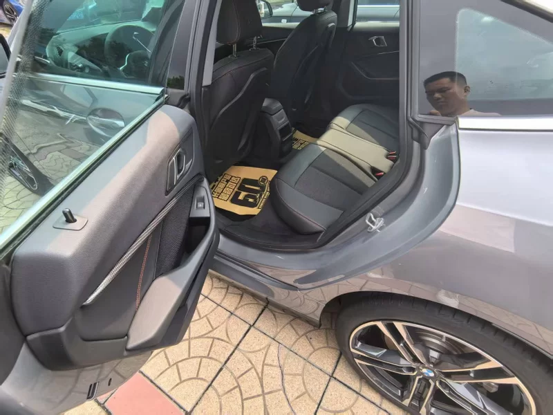 BMW 2 Series (Imported) 2024 immagine di auto #8