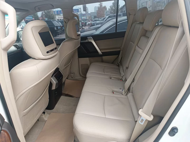 Toyota Prado (Imported) 2010 car image #8