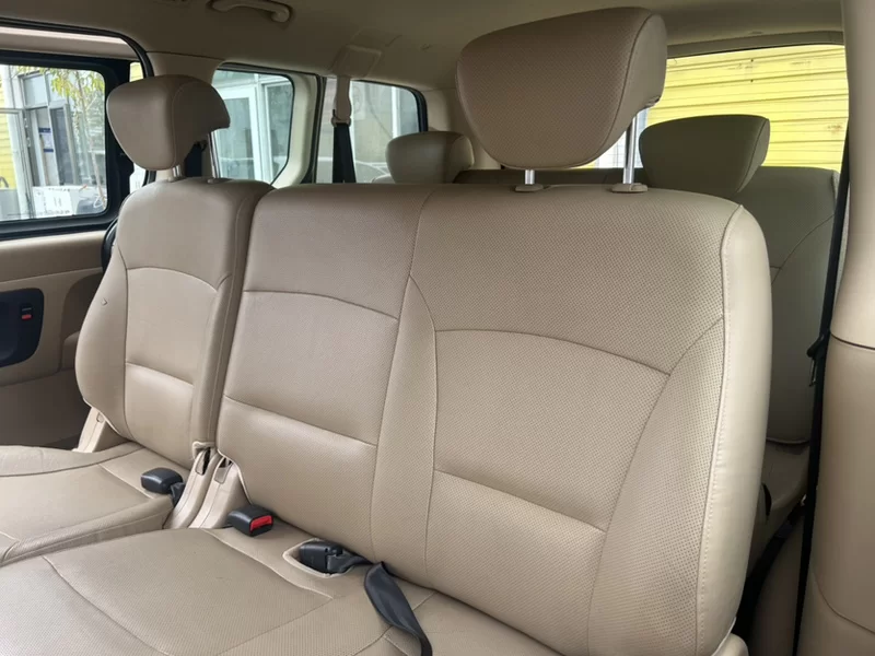 Hyundai H-1 2012 car image #8