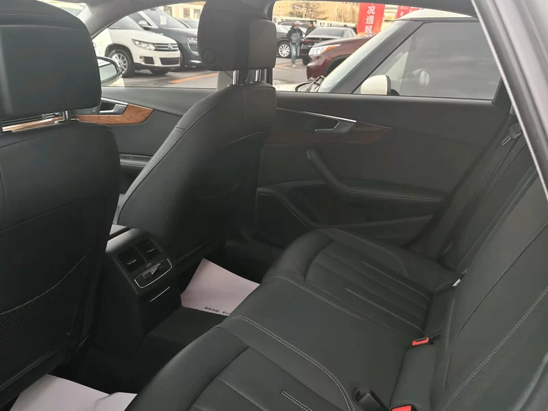 Audi A4L 2020 immagine di auto #8