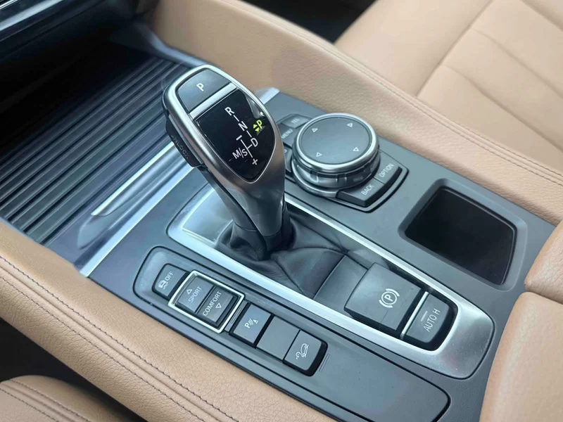 BMW X6 2015 صورة سيارة #8