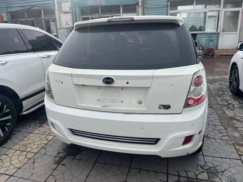 BYD e6 2016 #8 BYD e6 2016 car image #8