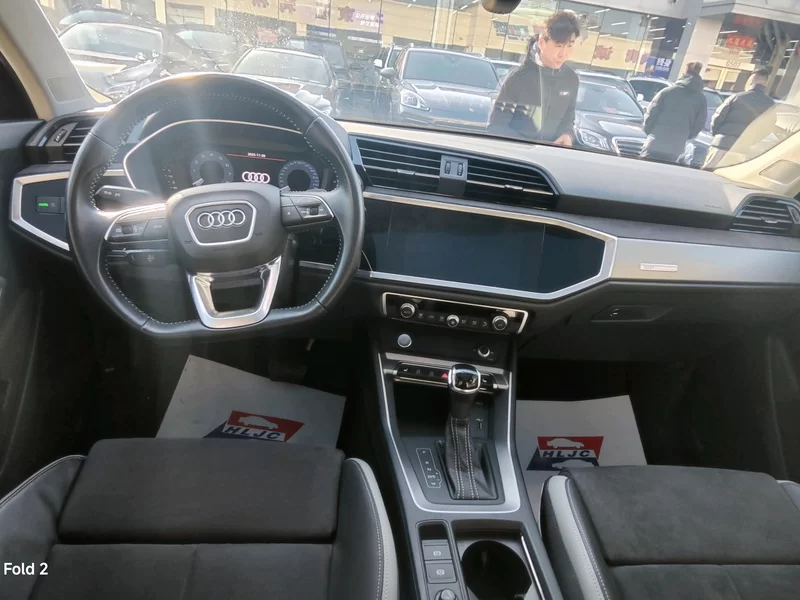 Audi Q3 2019 imagen de coche #8