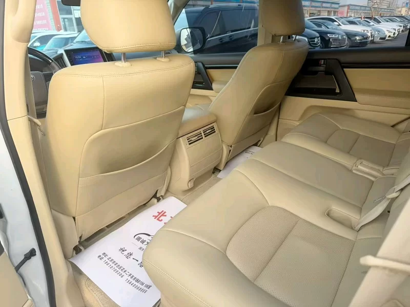 Toyota Land Cruiser 2022 car image #8