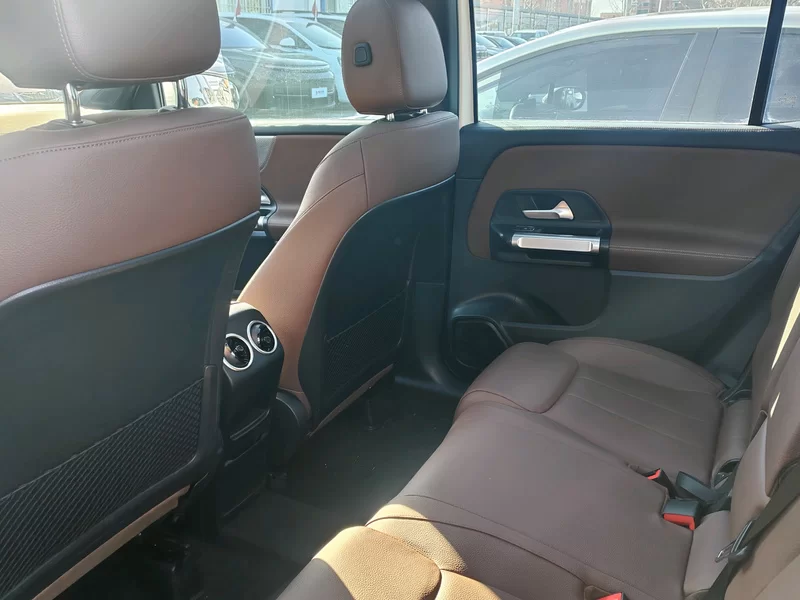 Mercedes-Benz GLB Class 2024 car image #8