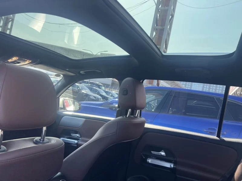 Mercedes-Benz GLB Class 2023 car image #8