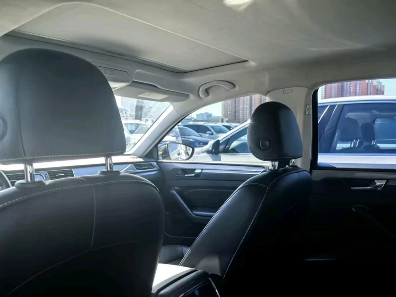 Volkswagen Passat 2017 car image #8