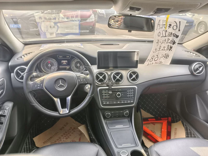 Mercedes-Benz GLA Class 2016 car image #8