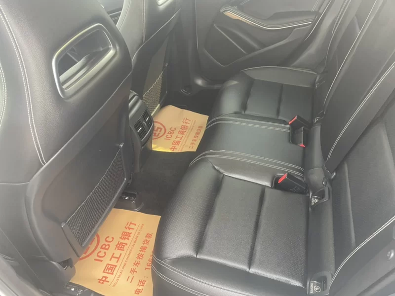 Mercedes-Benz GLA Class 2017 صورة سيارة #8