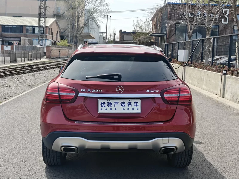 Mercedes-Benz GLA Class 2017 car image #8