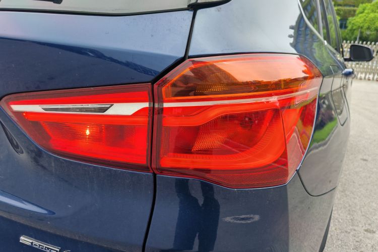 BMW X1 2019 car image #12