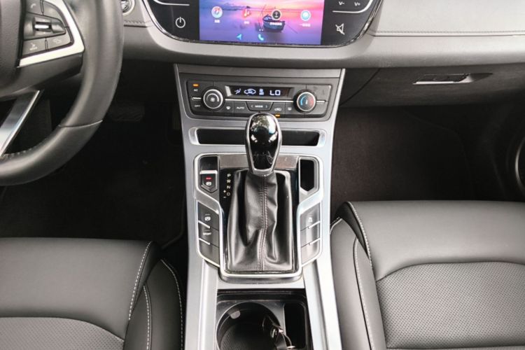 GEELY Emgrand 2019 car image #14