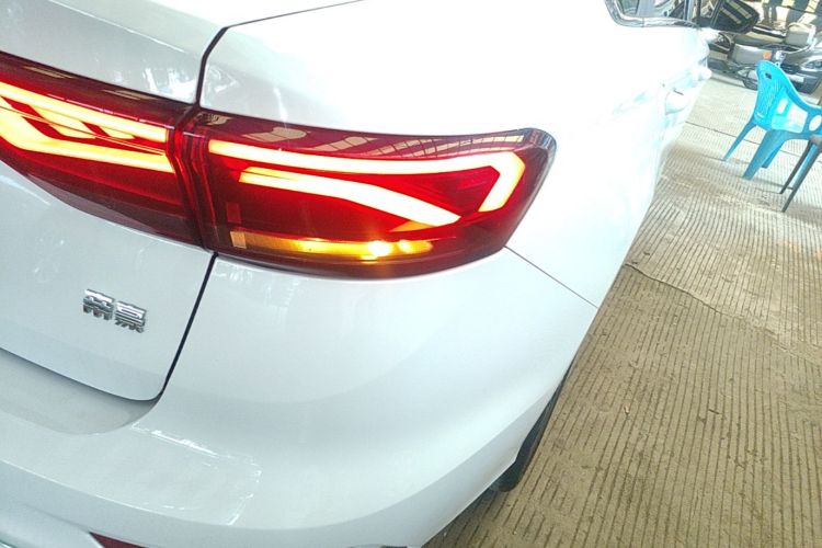 GEELY Emgrand 2021 car image #8