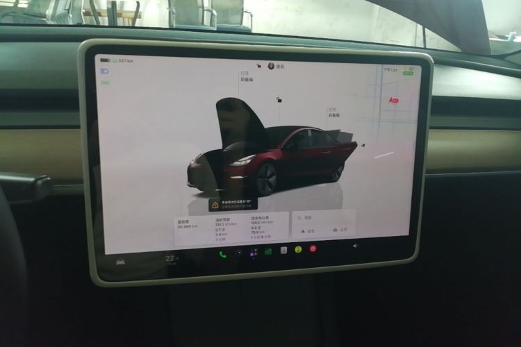 Tesla Model 3 2022 car image #13