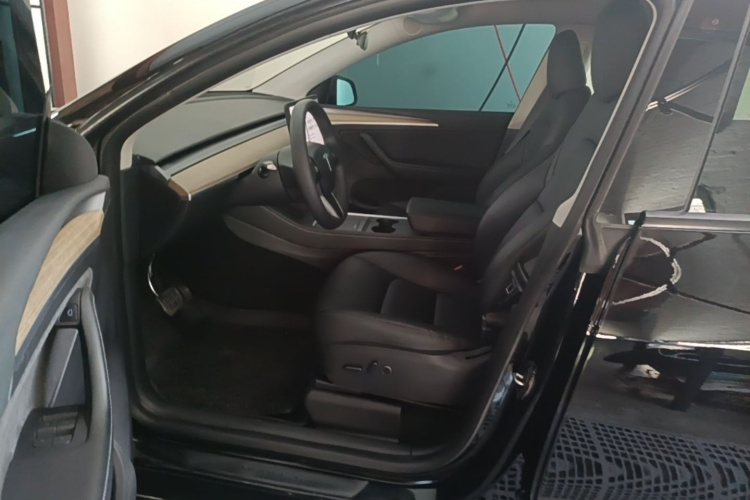 Tesla Model Y 2022 #15 Tesla Model Y 2022 car image #15