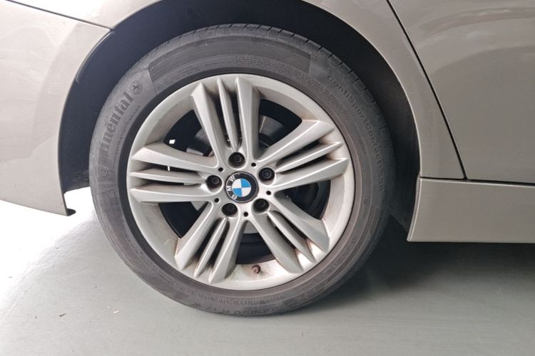 BMW 3 Series 2017 #7 BMW 3 Series 2017 car image #7