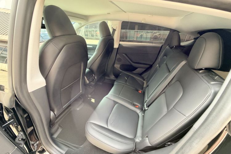 Tesla Model Y 2023 car image #8
