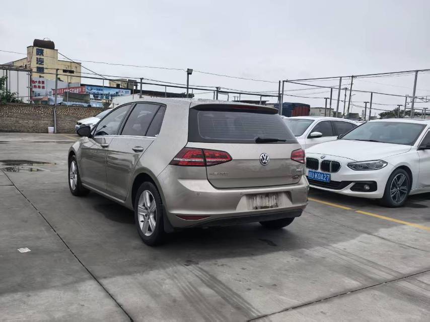 Volkswagen Golf 2017 car image #7