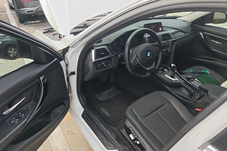 BMW 3 Series 2017 #18 BMW 3 Series 2017 car image #18
