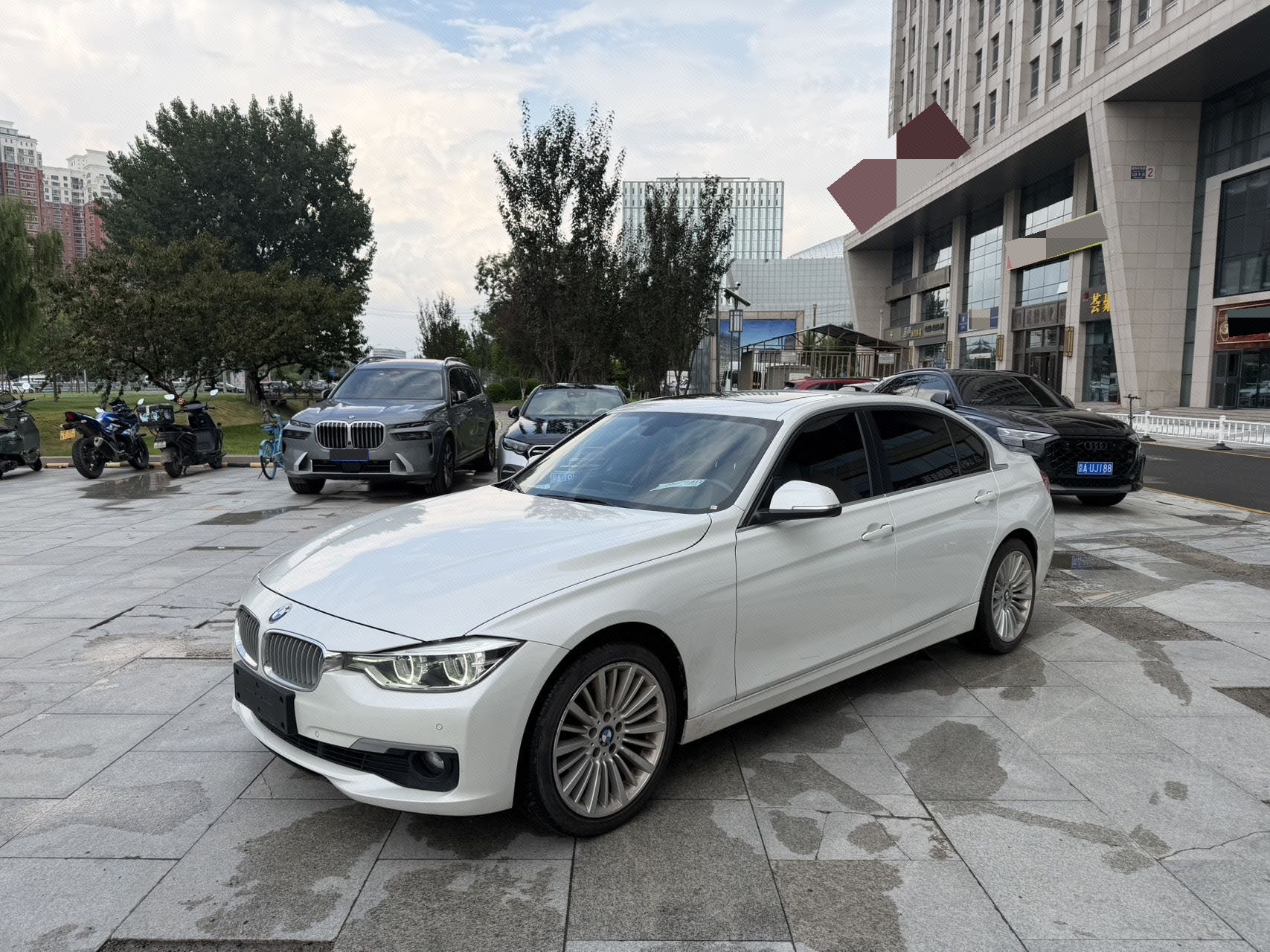 BMW 3 Series 2018 car image 