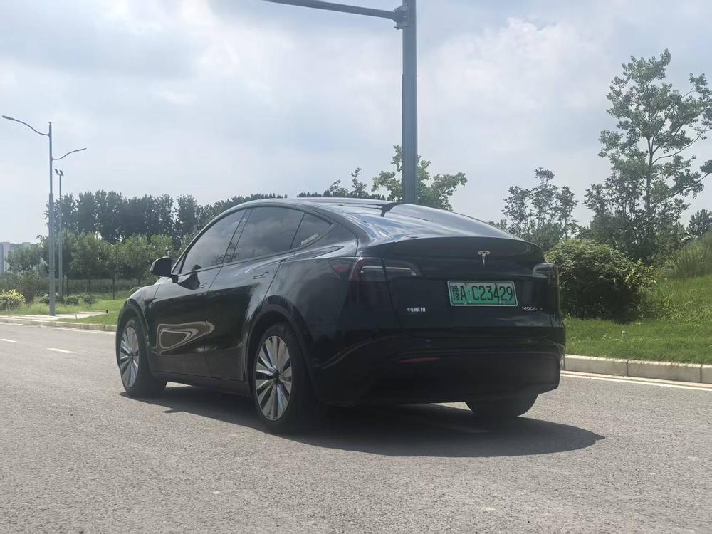 Tesla Model Y 2023 #4 Tesla Model Y 2023 immagine di auto #4